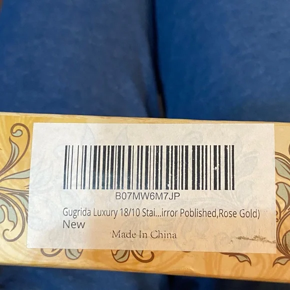 Elegant Rose Gold Flatware Set - 28-Piece - Picture 4 of 13